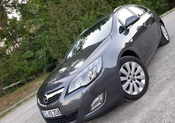 opel Opel Astra cena 27999 przebieg: 186900, rok produkcji 2011 z Kolbuszowa